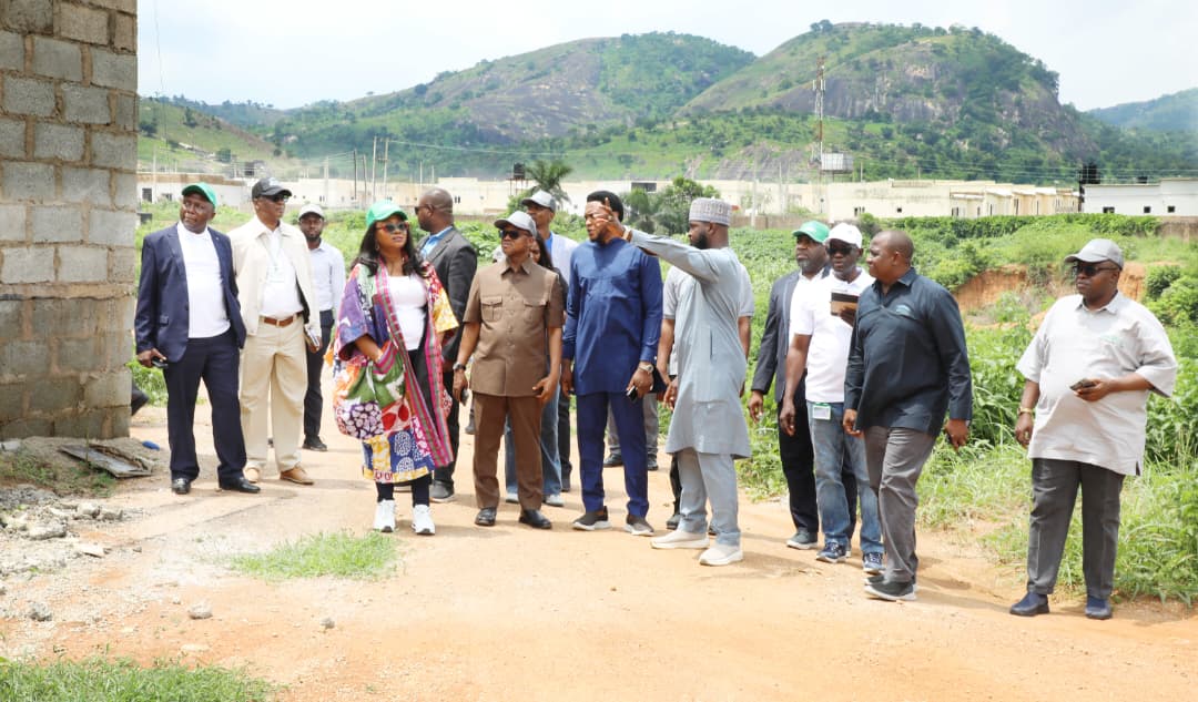 Osidi Inspects Bungalow City, Waterlake Estate Housing Projects in Abuja